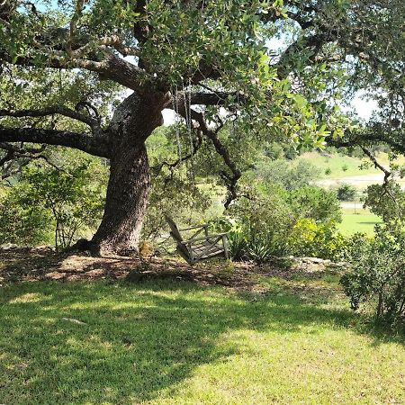 Hill Country Haute N Haus Relax And Renew Fischer Екстериор снимка