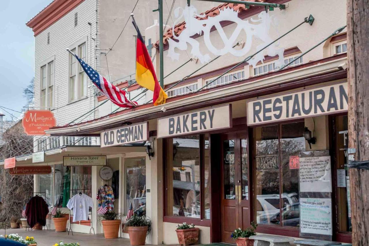 Hill Country Haute N Haus Relax And Renew Fischer Екстериор снимка