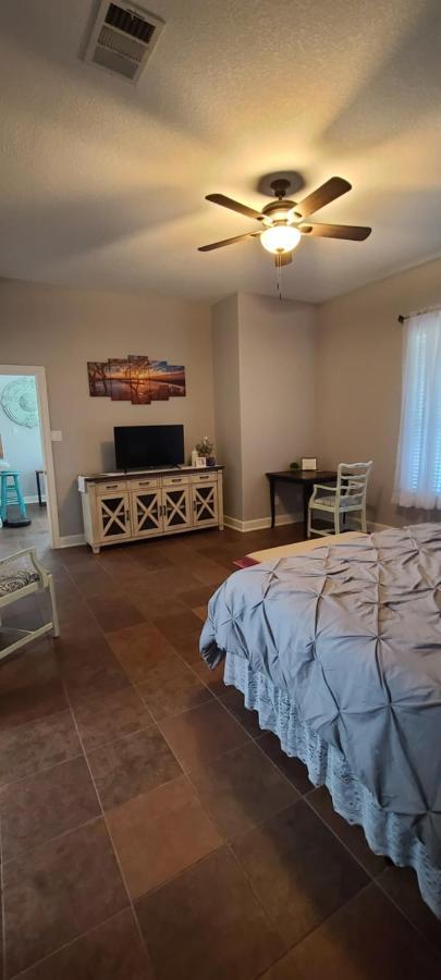 Hill Country Haute N Haus Relax And Renew Fischer Екстериор снимка